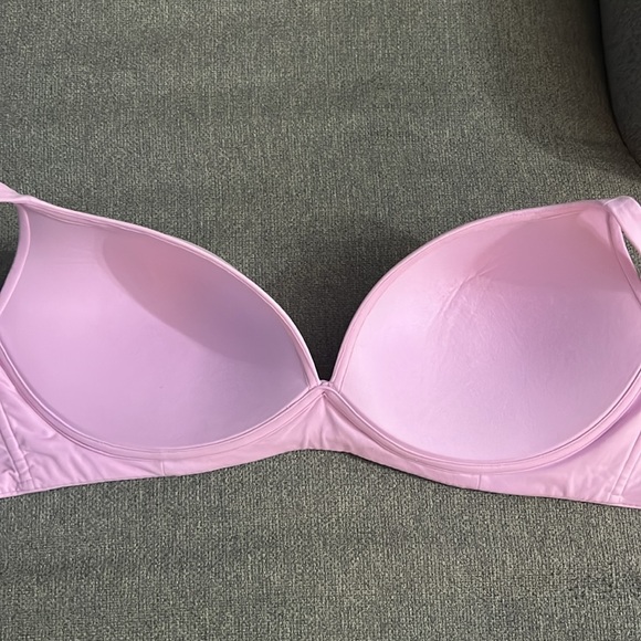 Victoria’s Secret Body by Victoria No-Wire Bra - Picture 4 of 7